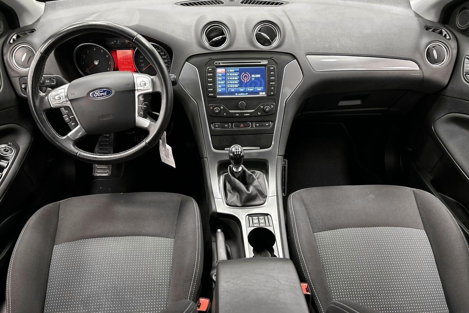 Ford Mondeo iso kuva 24