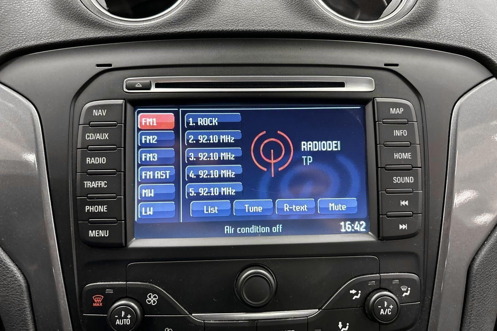 Ford Mondeo iso kuva 14