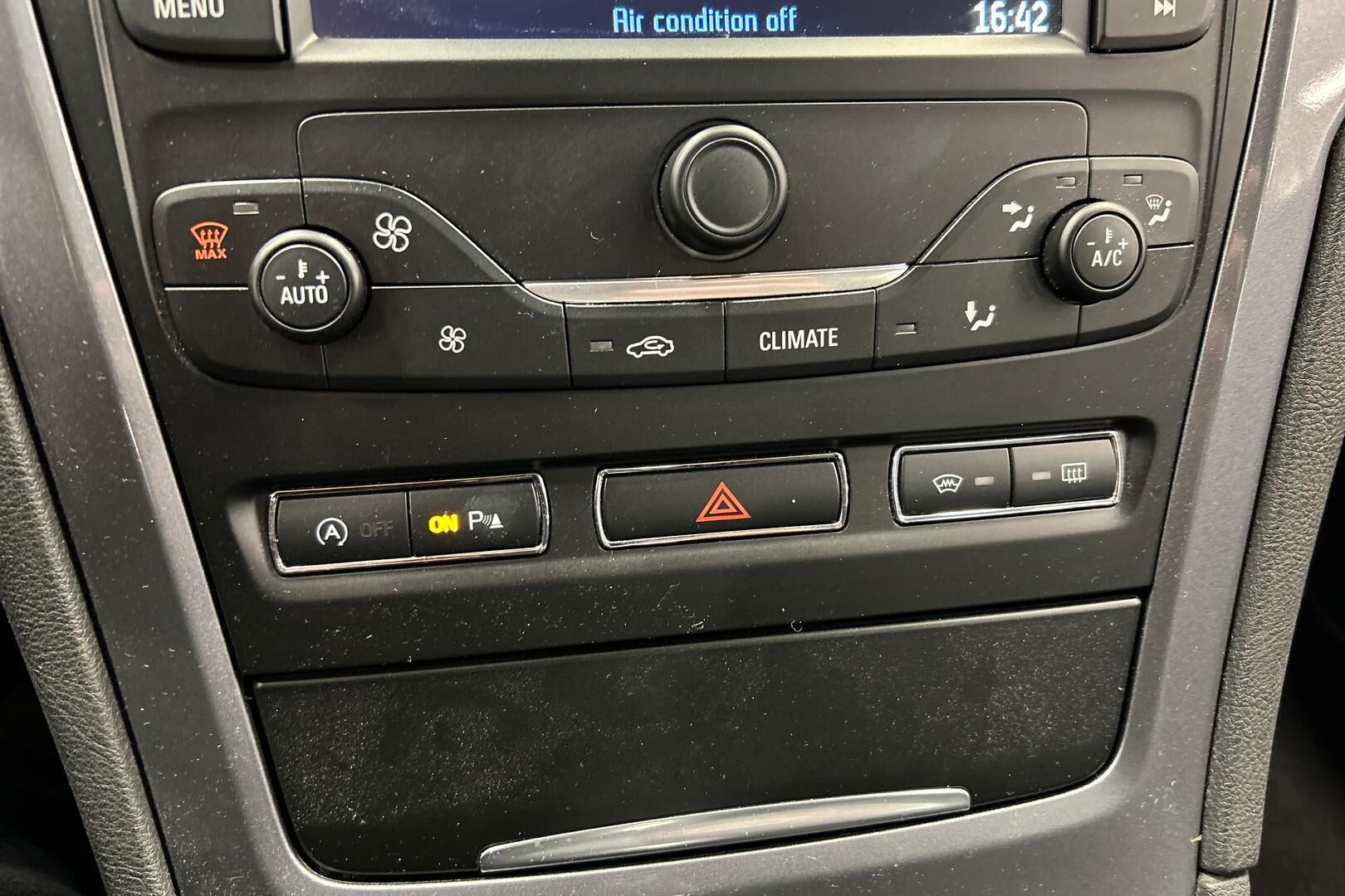 Ford Mondeo iso kuva 25