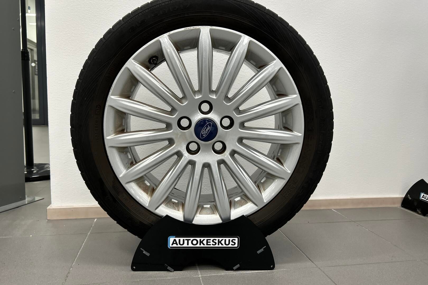 Ford Mondeo iso kuva 22