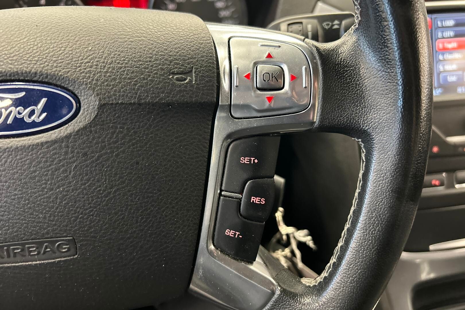 Ford Mondeo iso kuva 17