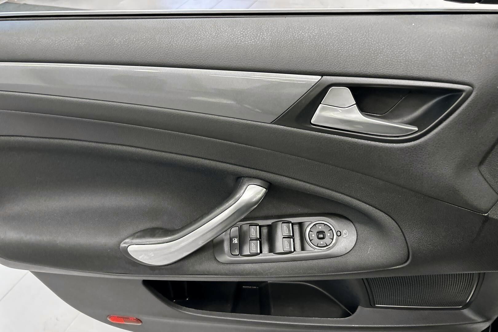 Ford Mondeo iso kuva 19