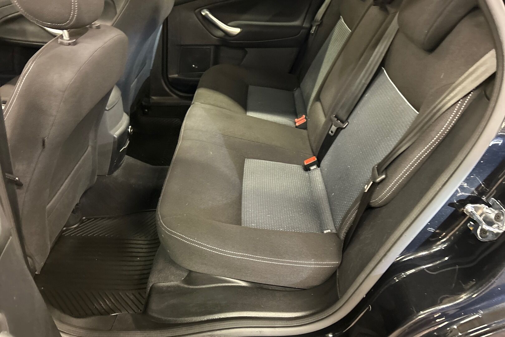 Ford Mondeo iso kuva 10