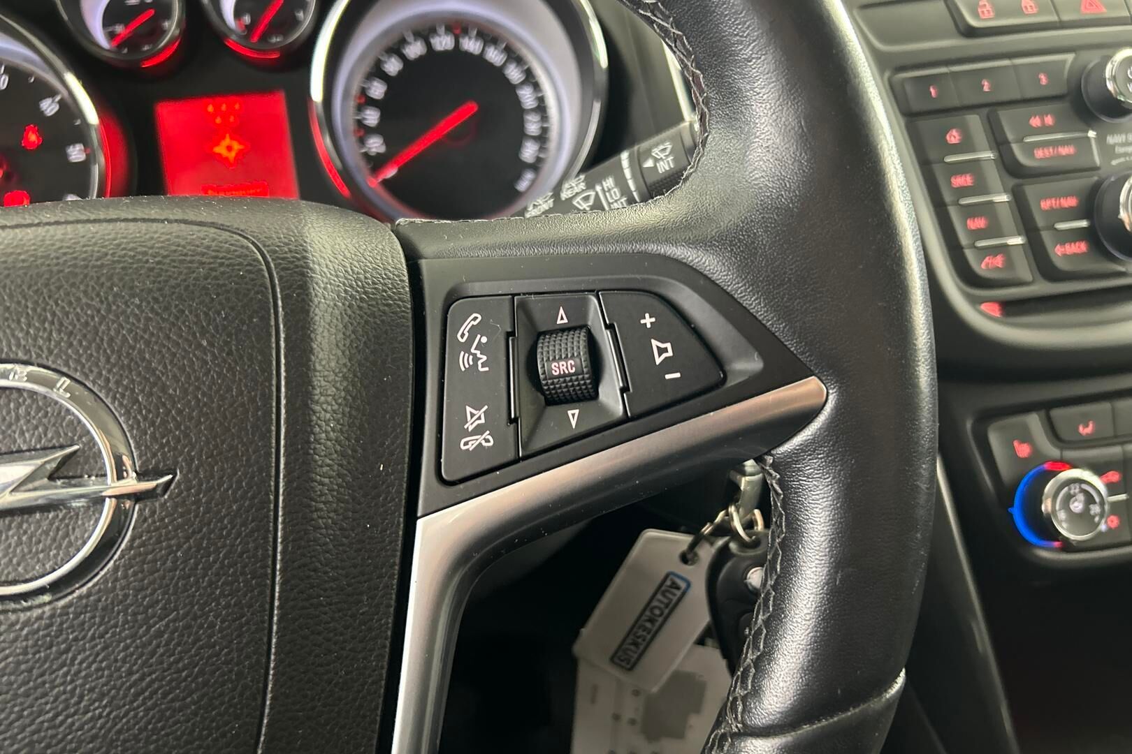 Opel Zafira Tourer iso kuva 15
