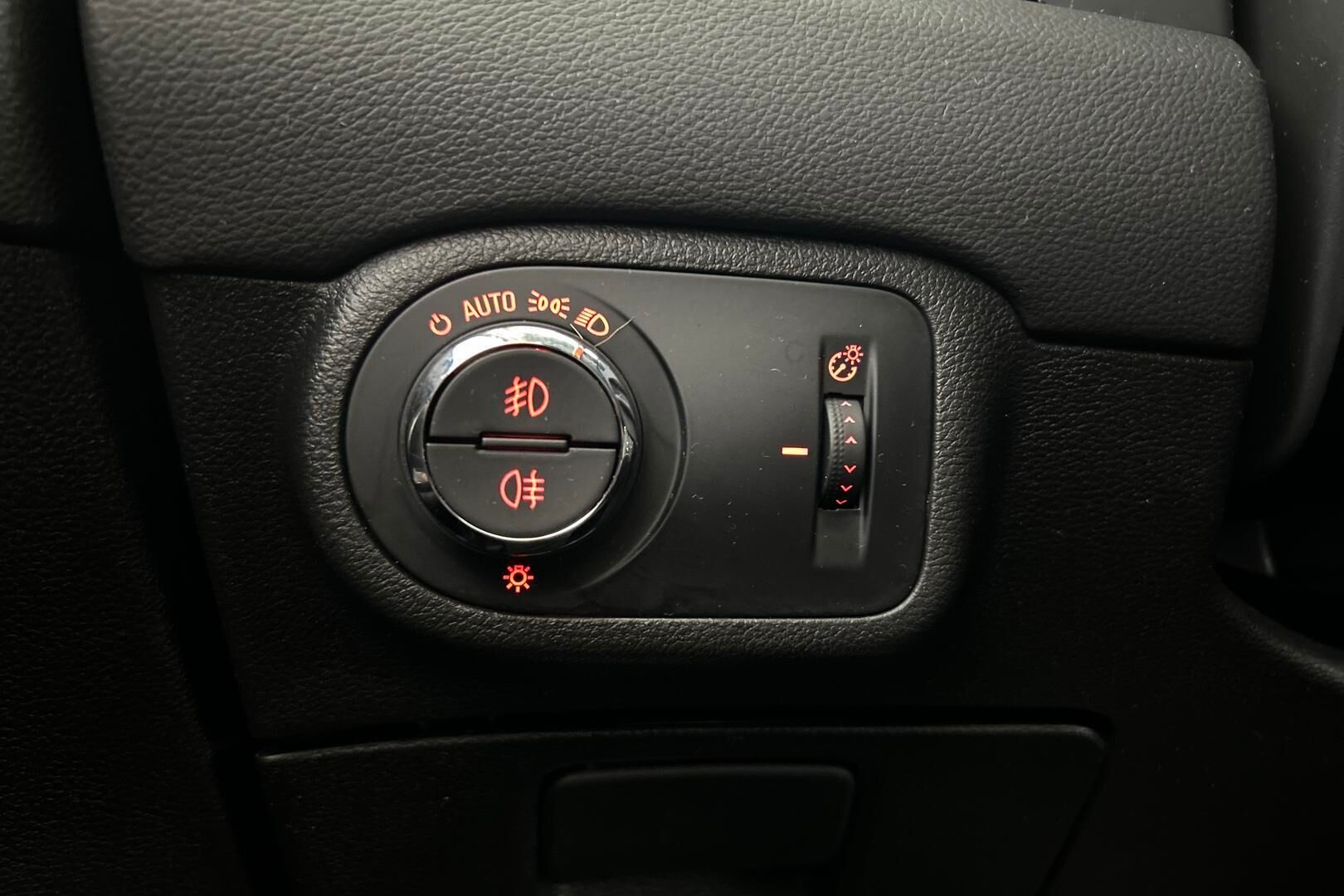 Opel Zafira Tourer iso kuva 19