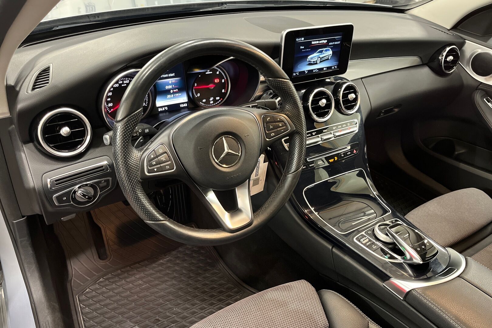 Mercedes-Benz C iso kuva 7