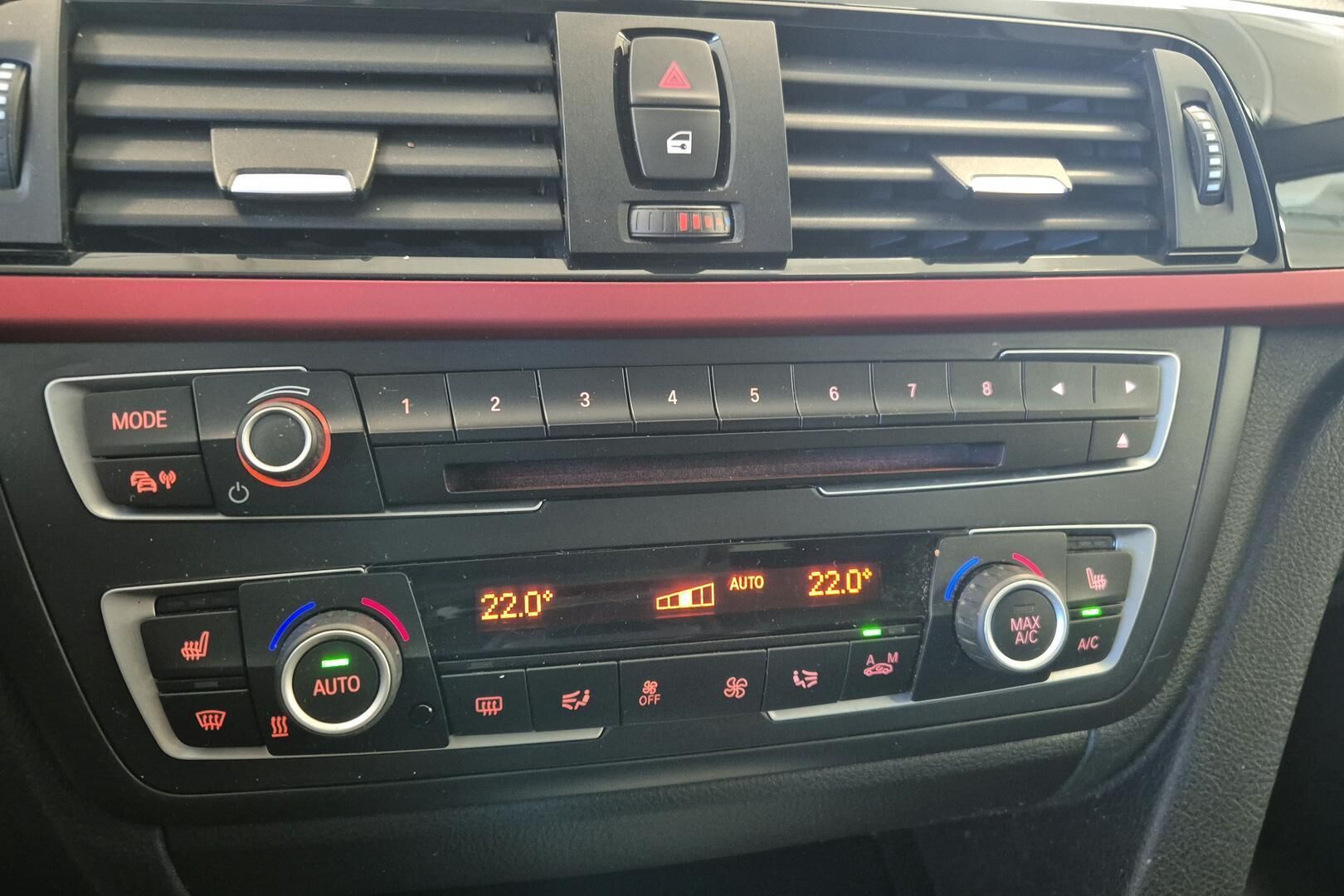 BMW 3-sarja iso kuva 13