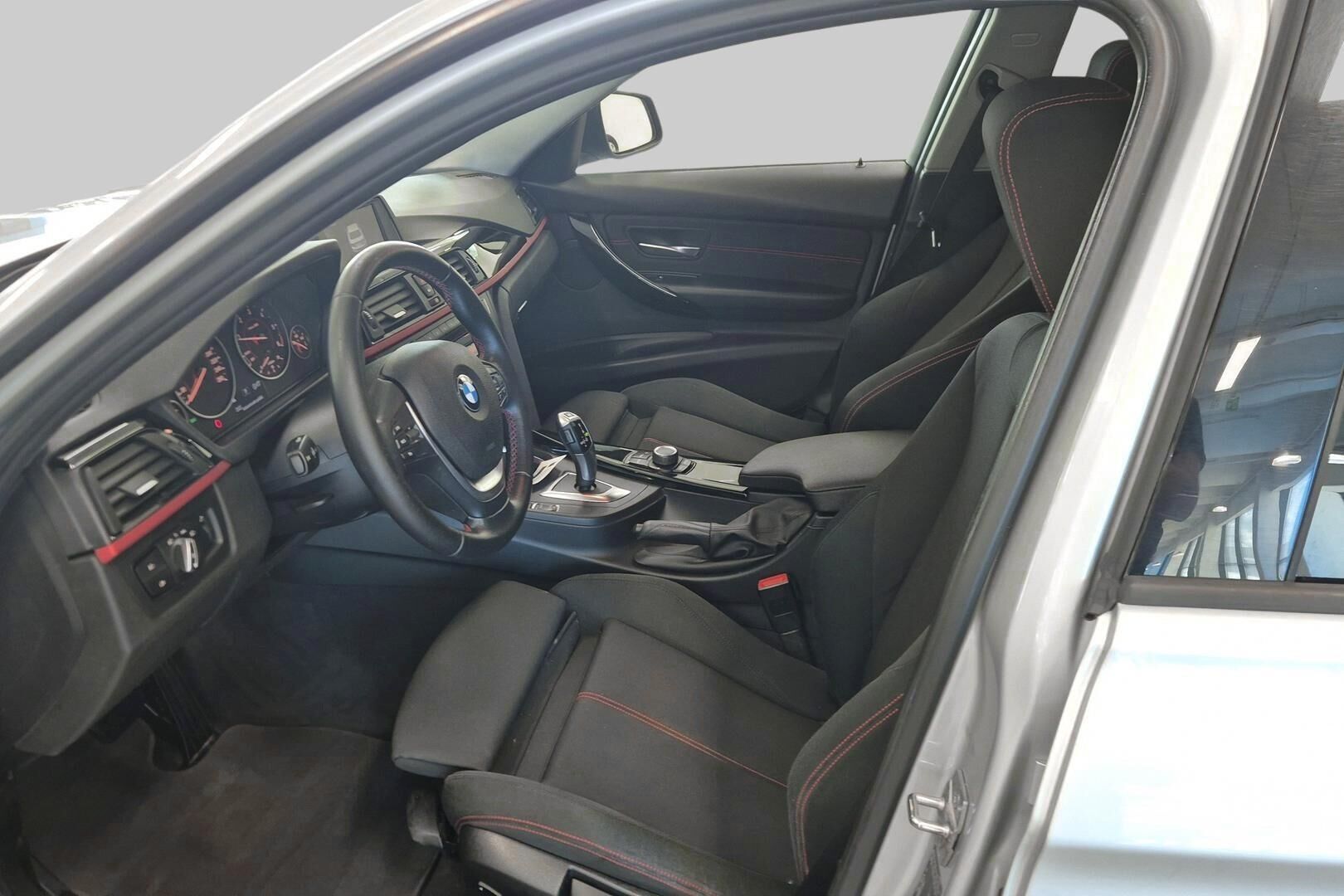 BMW 3-sarja iso kuva 8
