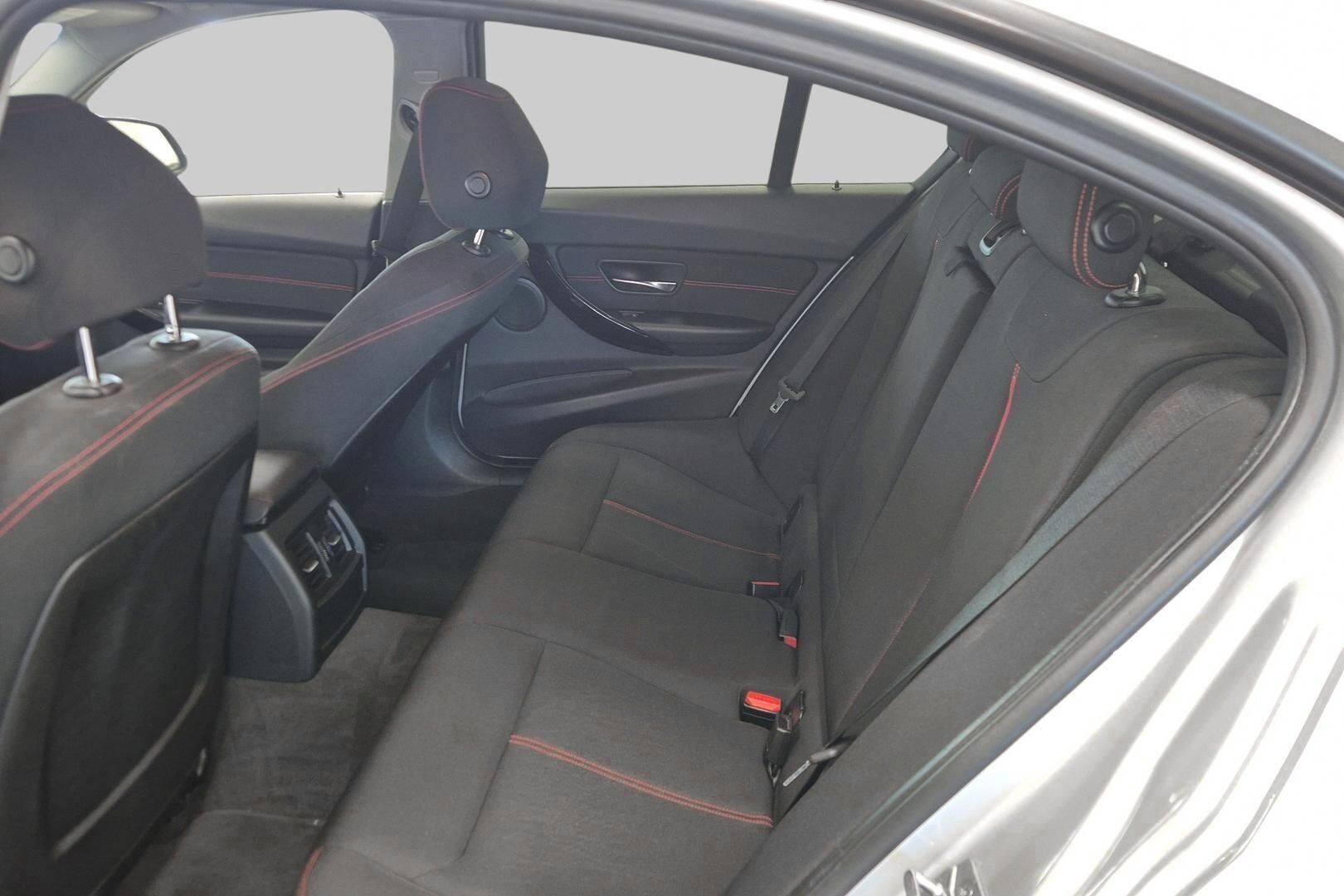 BMW 3-sarja iso kuva 9