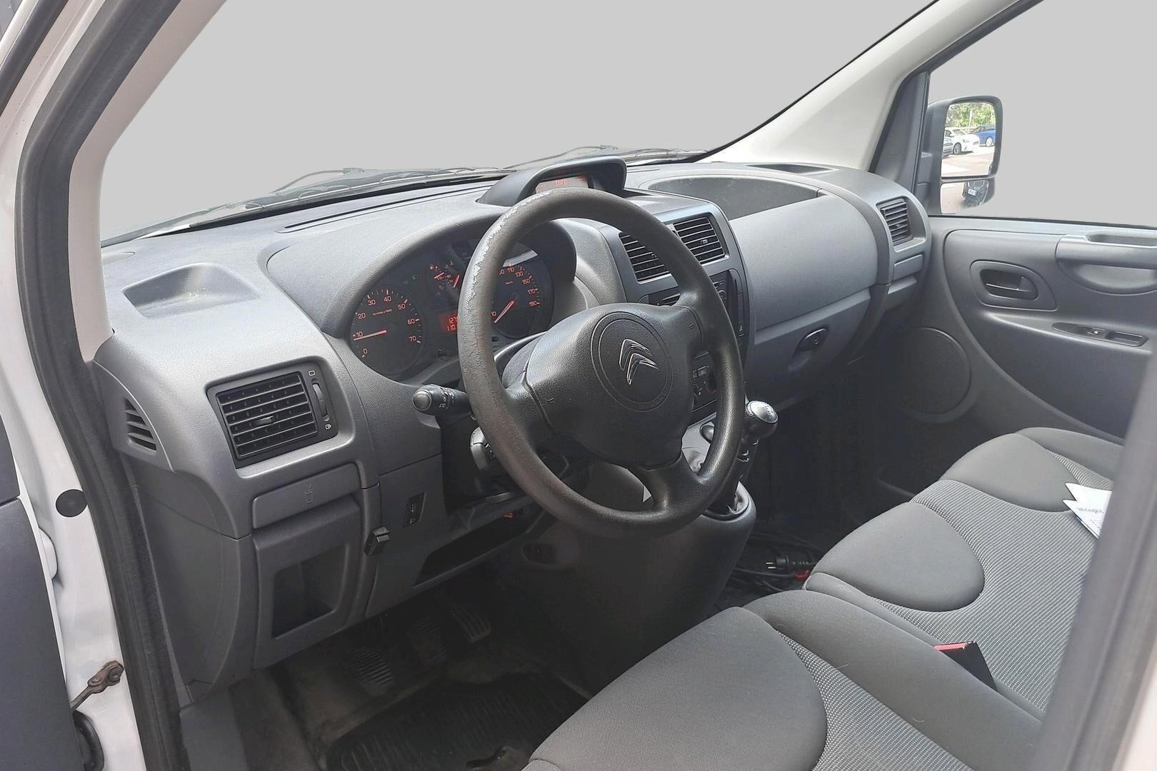 Citroen Jumpy iso kuva 2