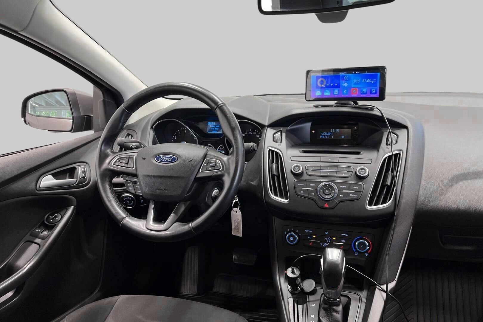 Ford Focus iso kuva 10