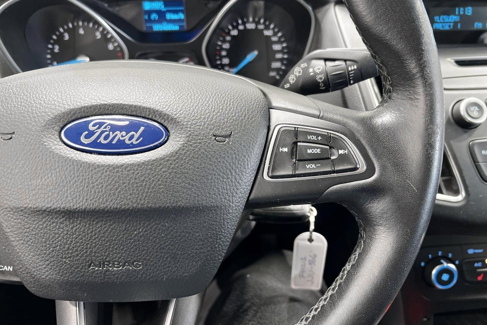 Ford Focus iso kuva 25