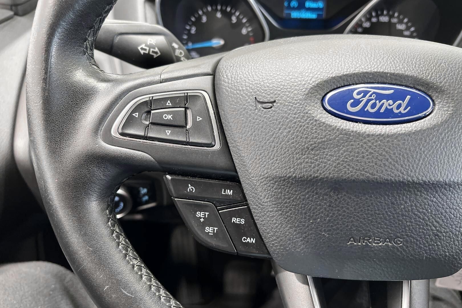 Ford Focus iso kuva 13