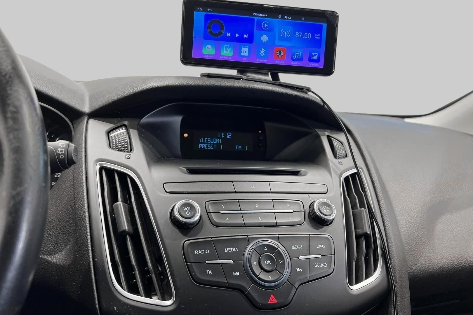 Ford Focus iso kuva 17