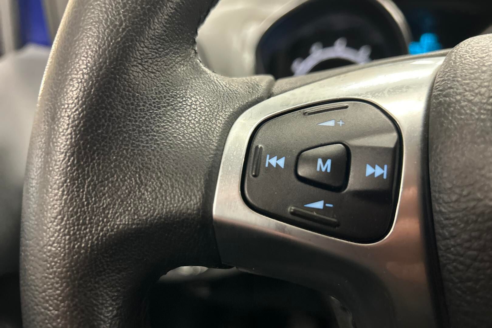 Ford B-Max iso kuva 15