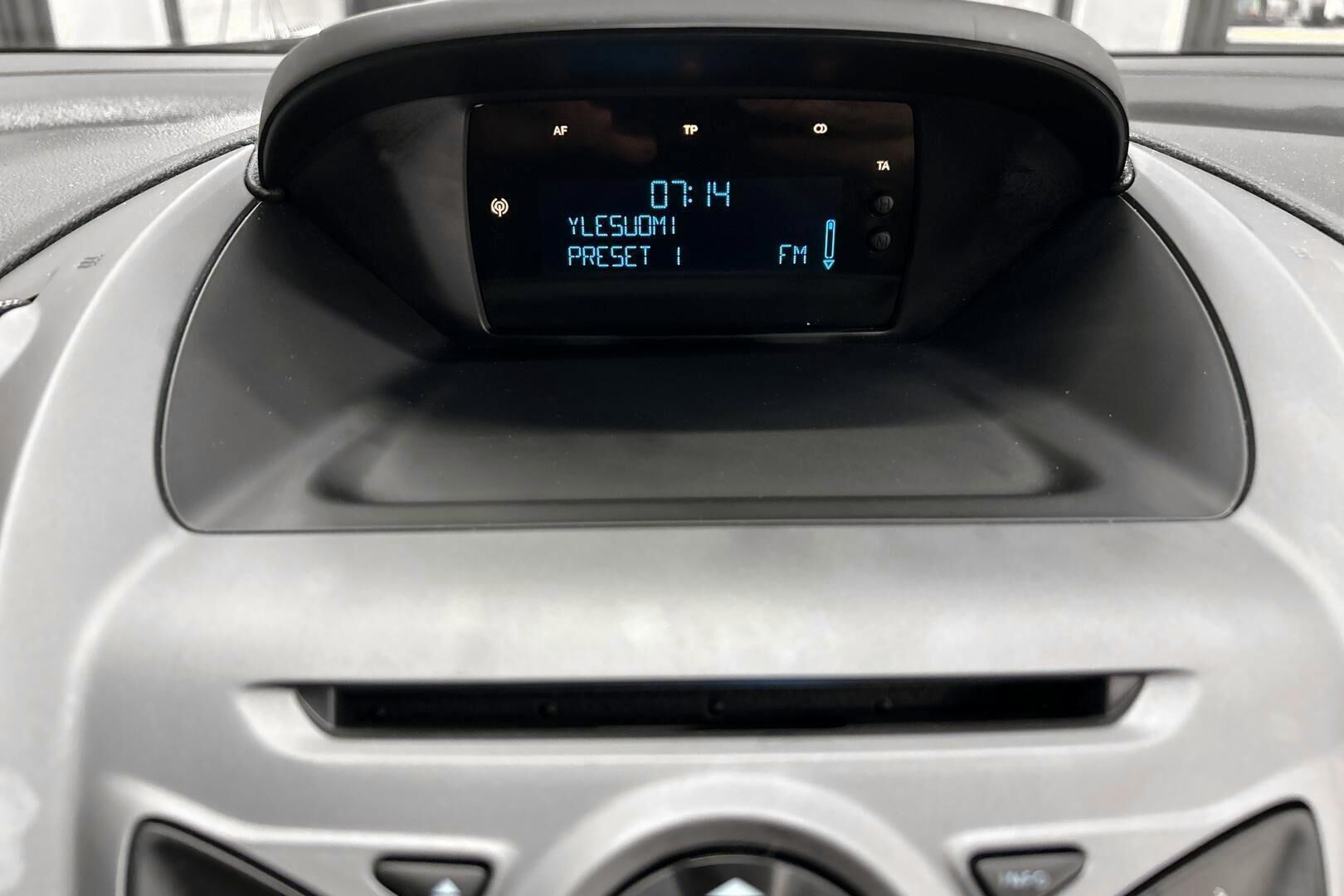 Ford B-Max iso kuva 17