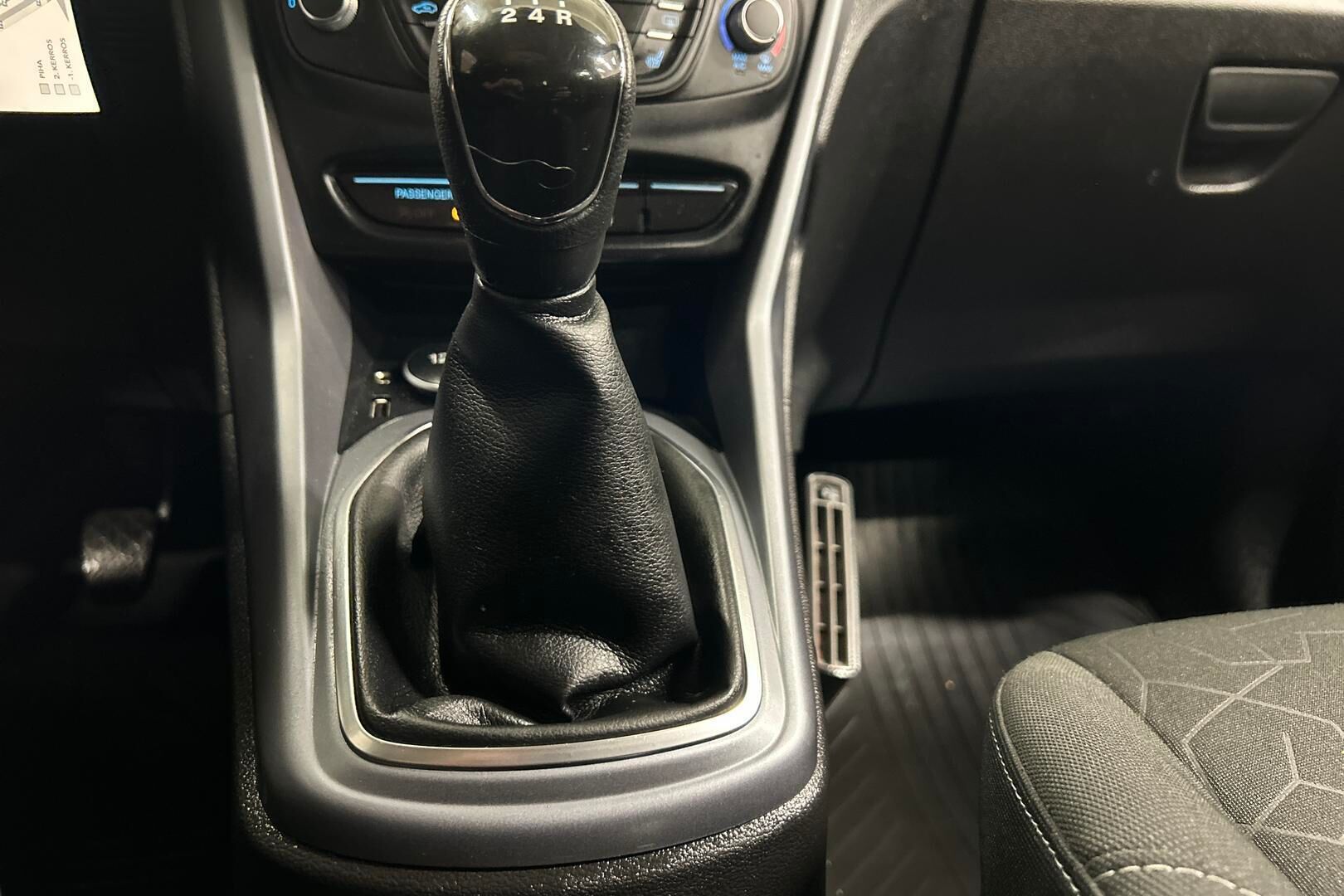 Ford B-Max iso kuva 19