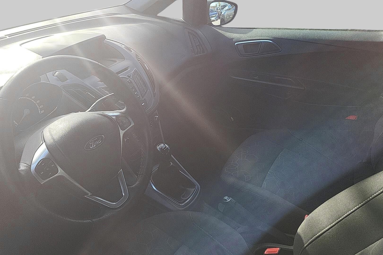 Ford B-Max iso kuva 2