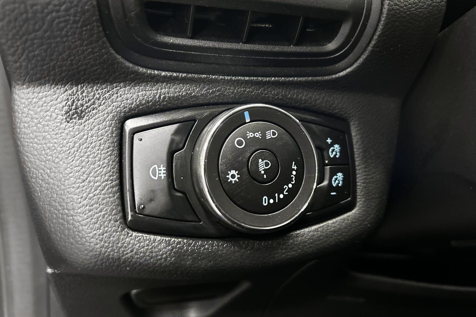 Ford B-Max iso kuva 22