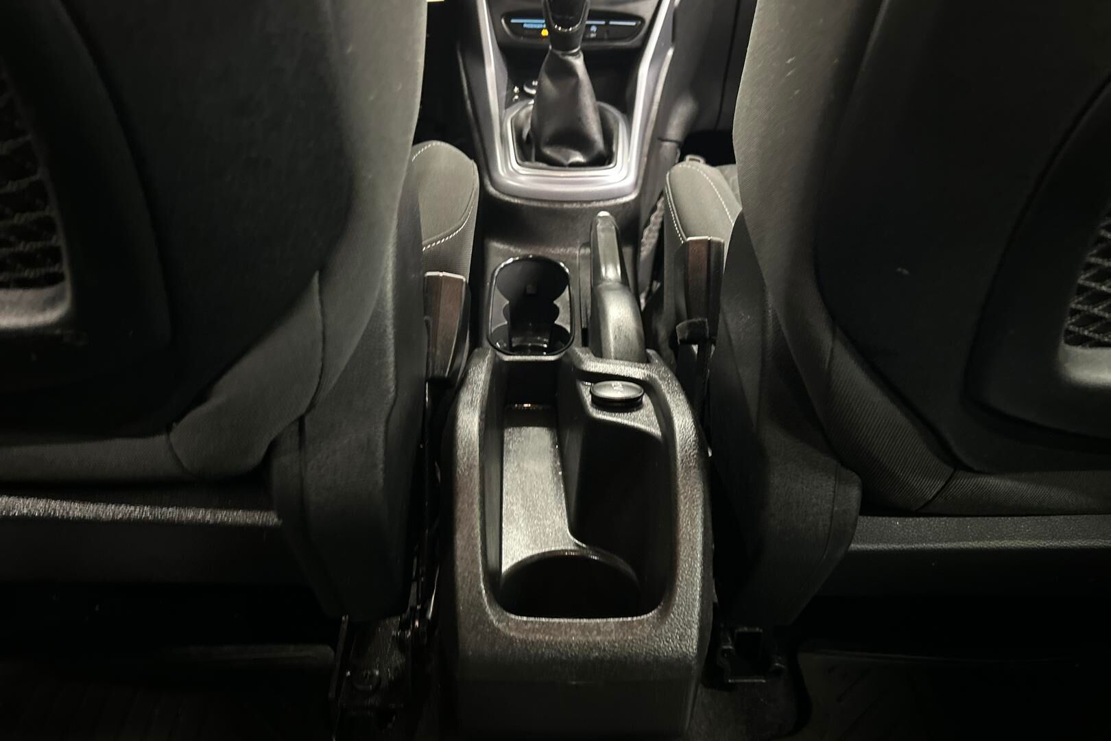 Ford B-Max iso kuva 24