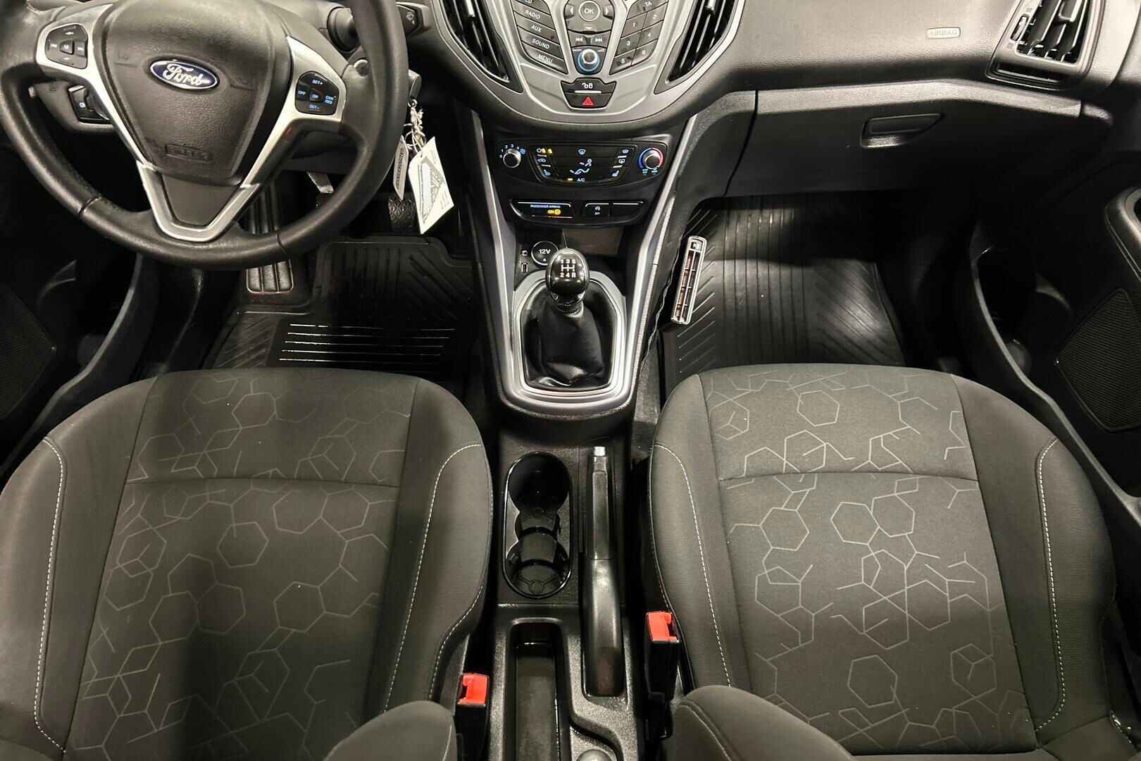 Ford B-Max iso kuva 25