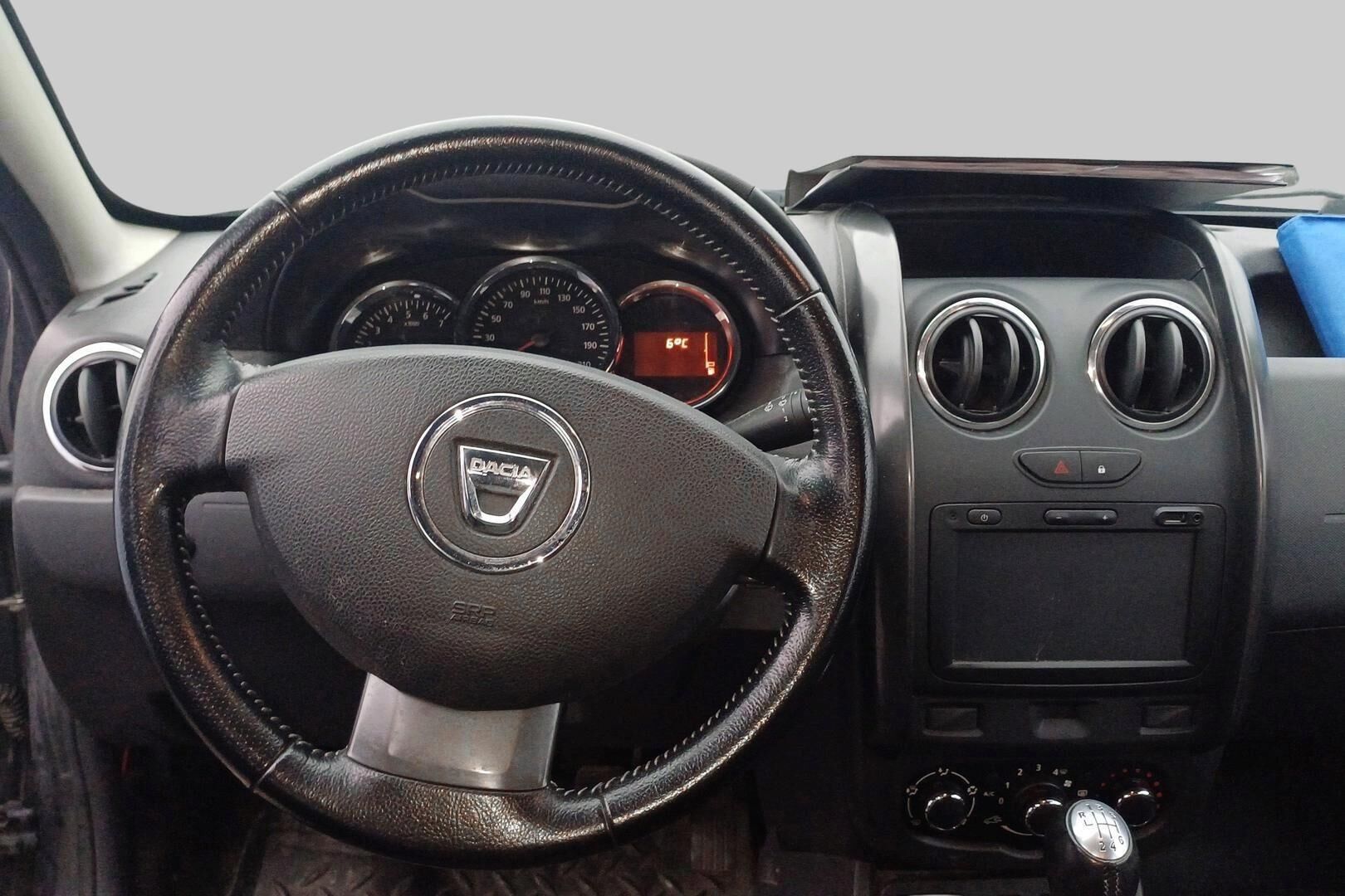 Dacia Duster iso kuva 2