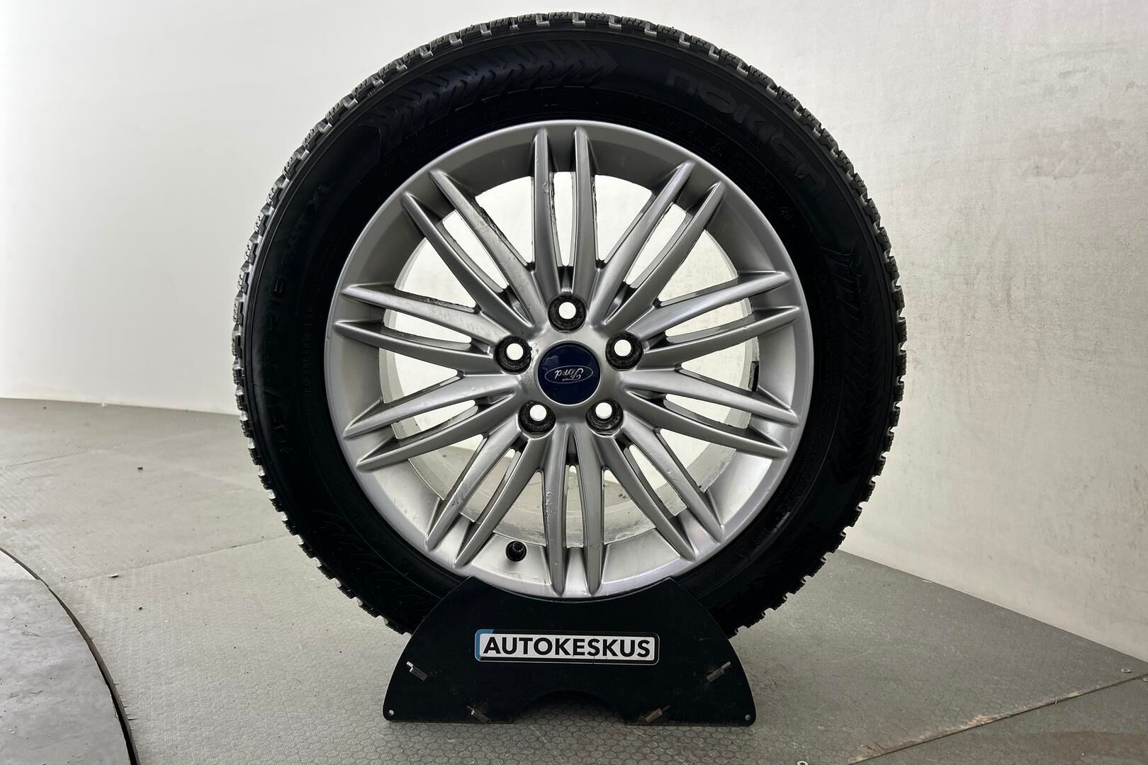 Ford Focus iso kuva 11