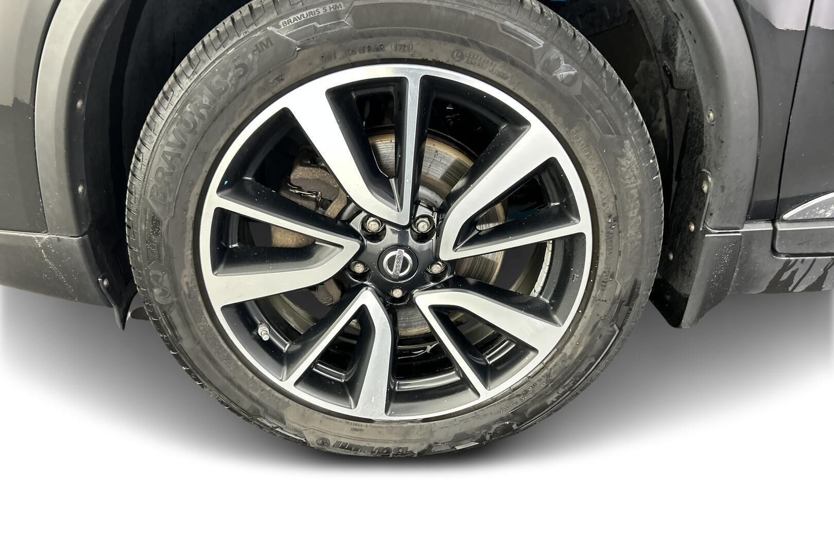 Nissan X-Trail iso kuva 13