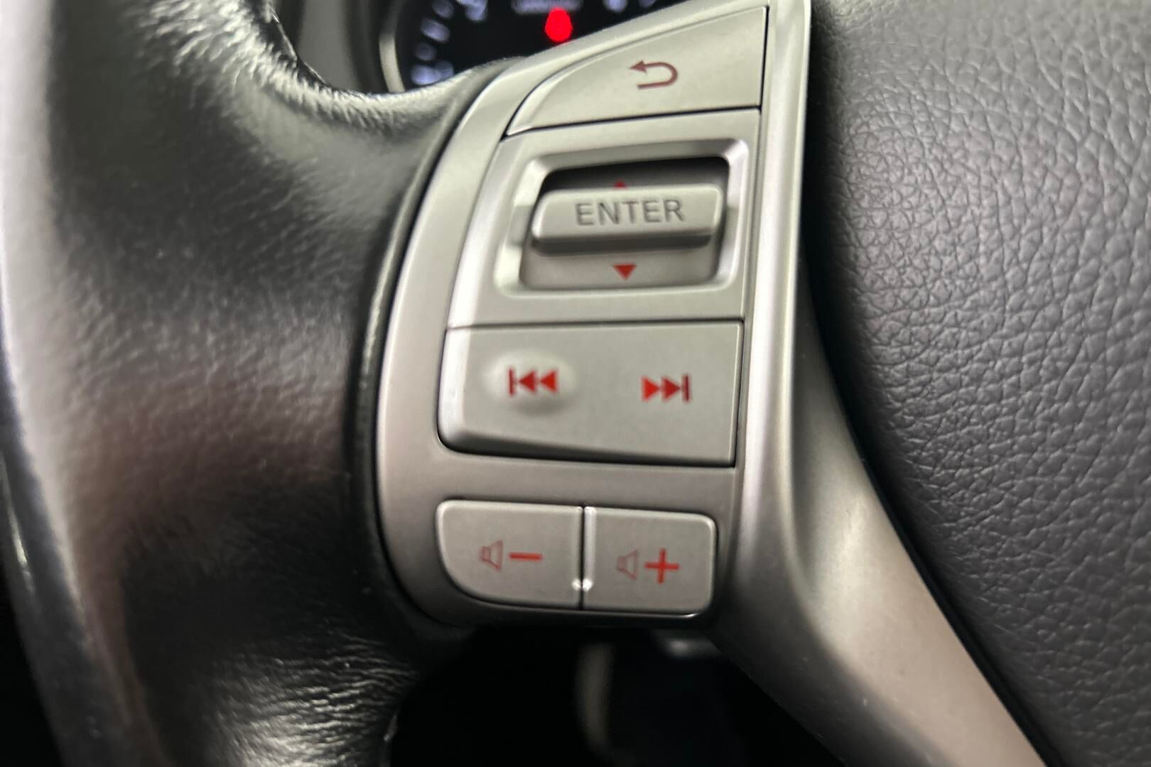 Nissan X-Trail iso kuva 23