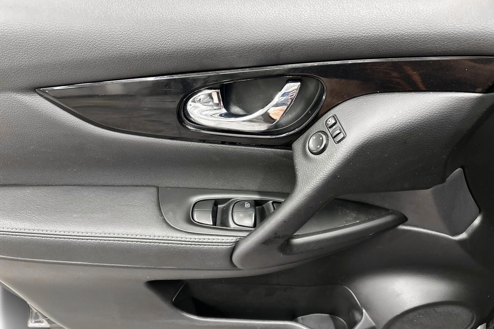 Nissan Qashqai iso kuva 20