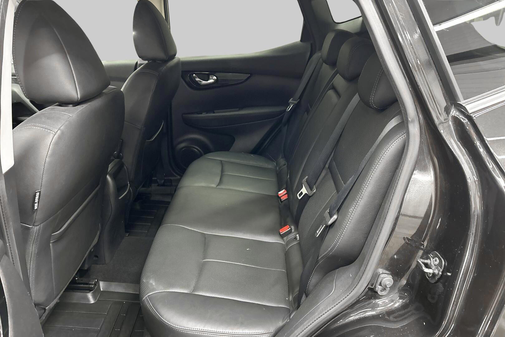 Nissan Qashqai iso kuva 9