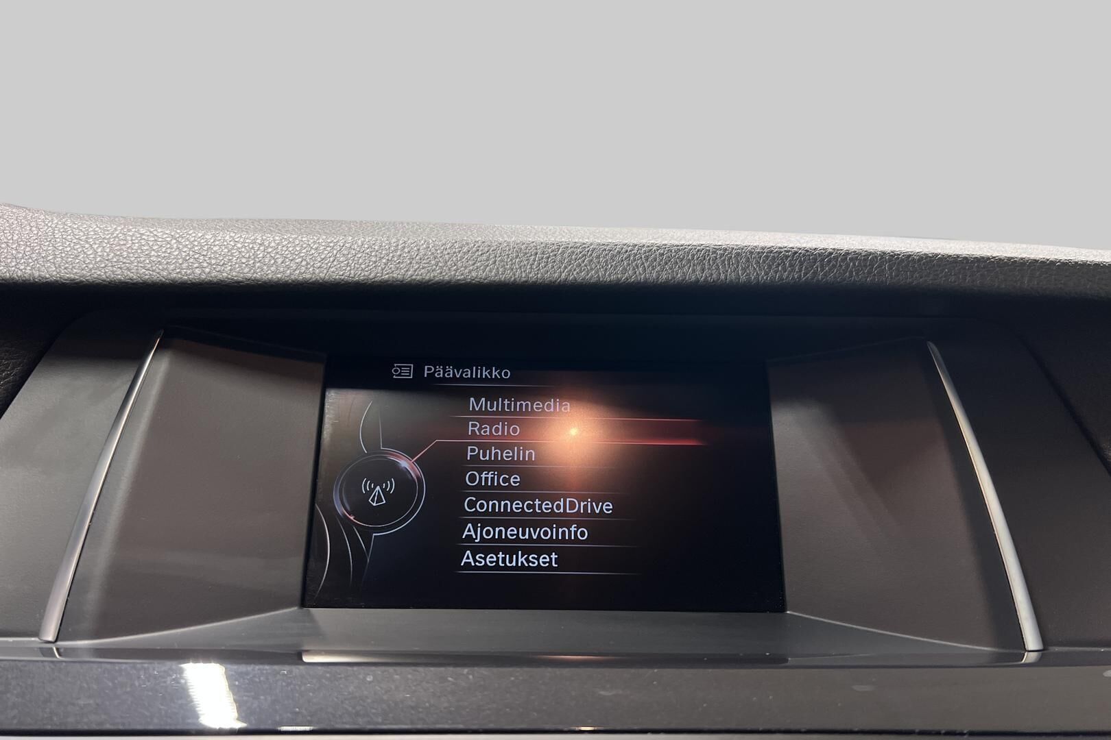 BMW 5-sarja iso kuva 13