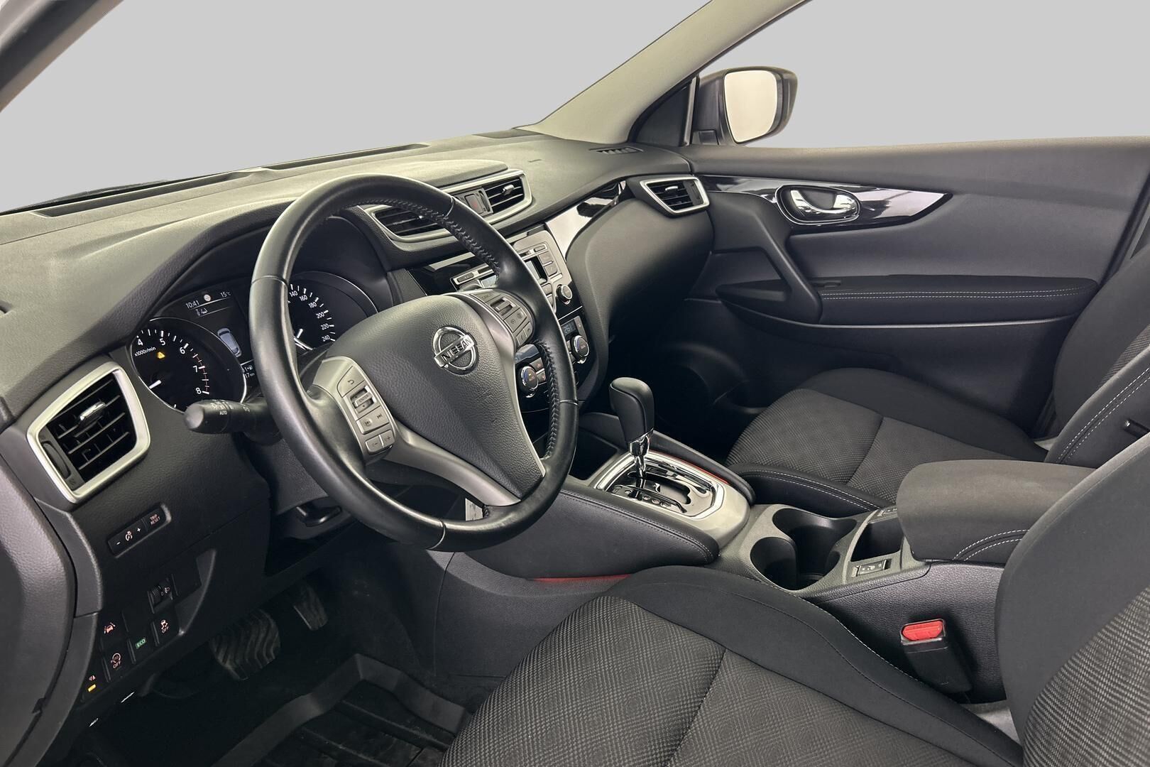 Nissan Qashqai iso kuva 8