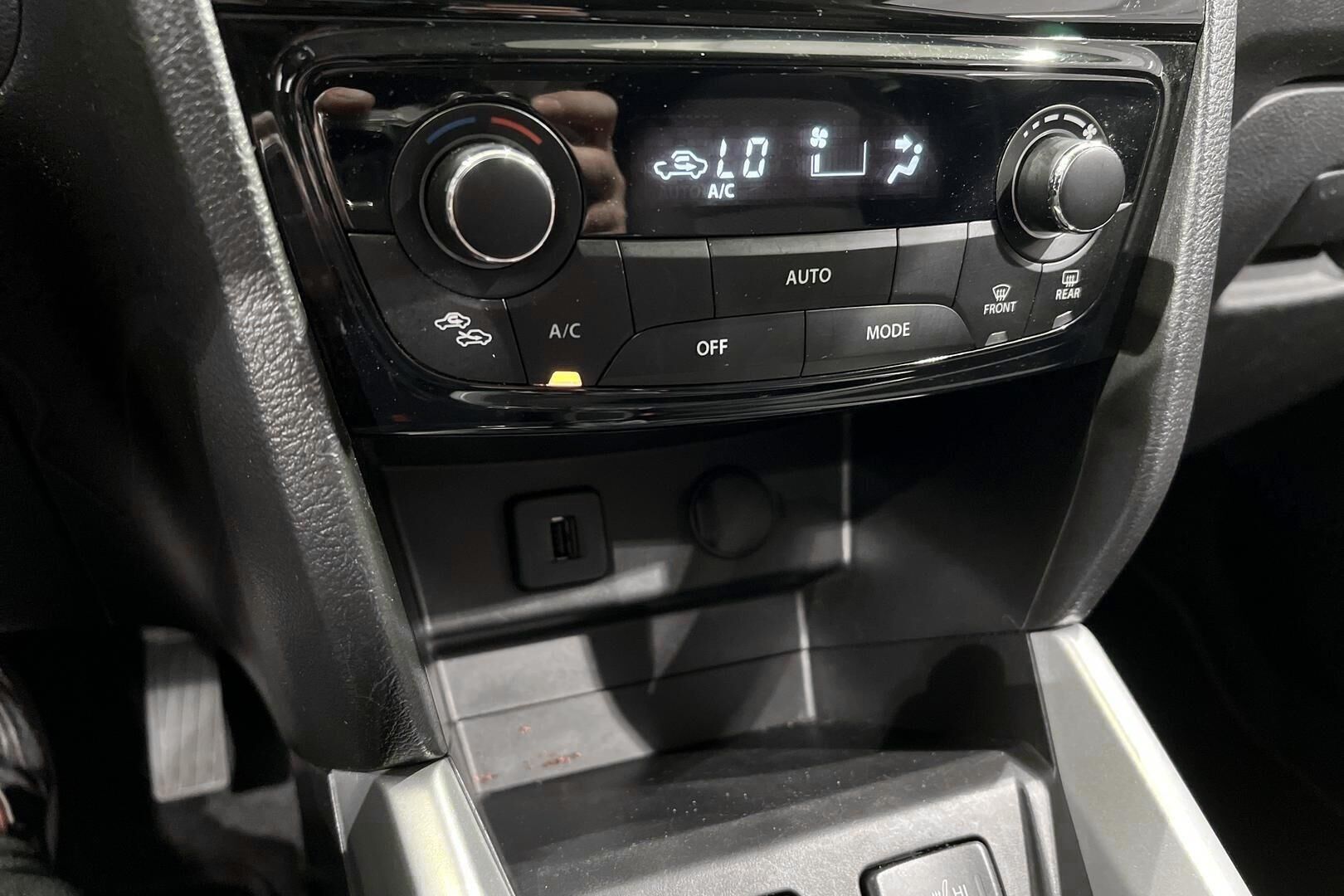 Suzuki Vitara iso kuva 14