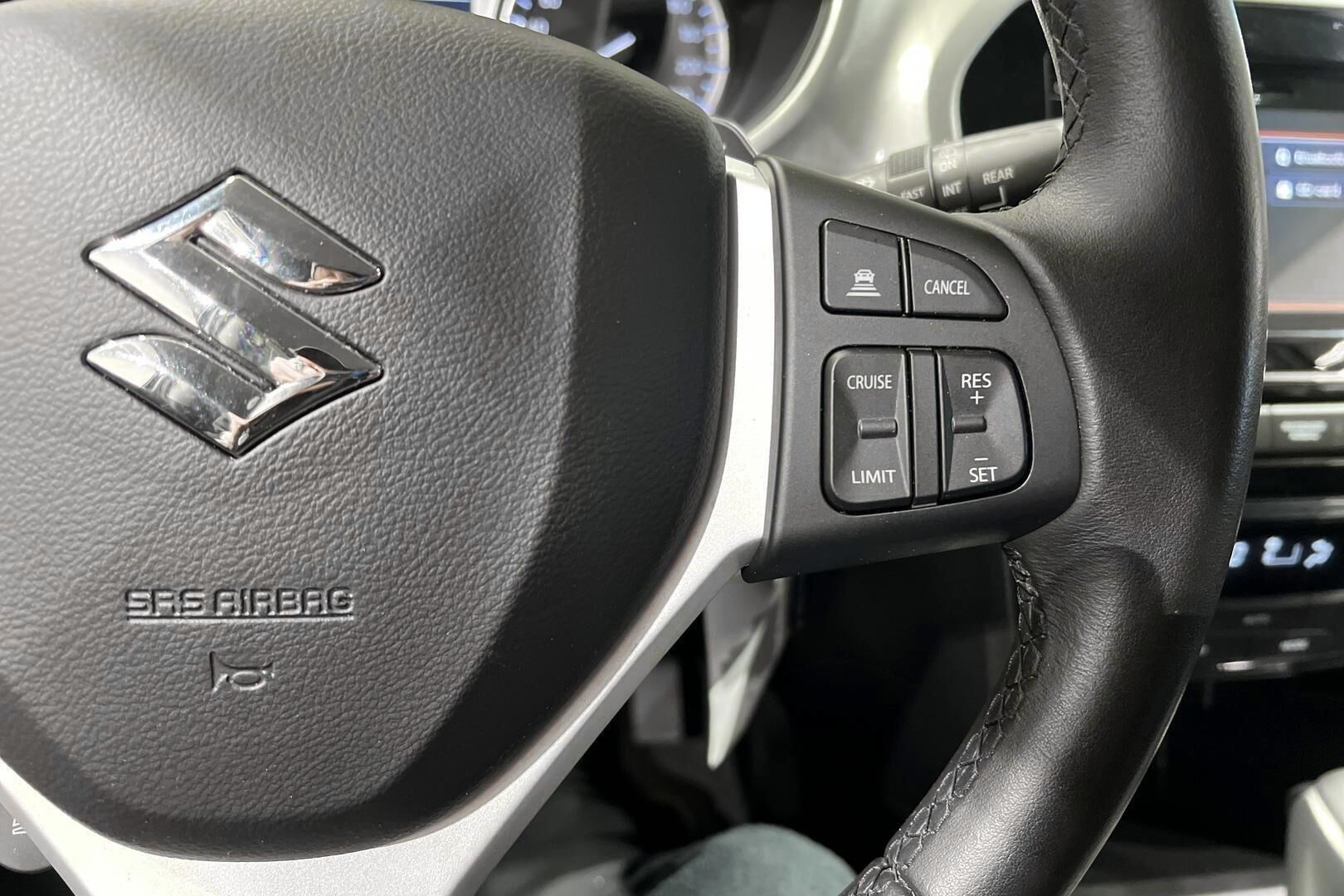 Suzuki Vitara iso kuva 18