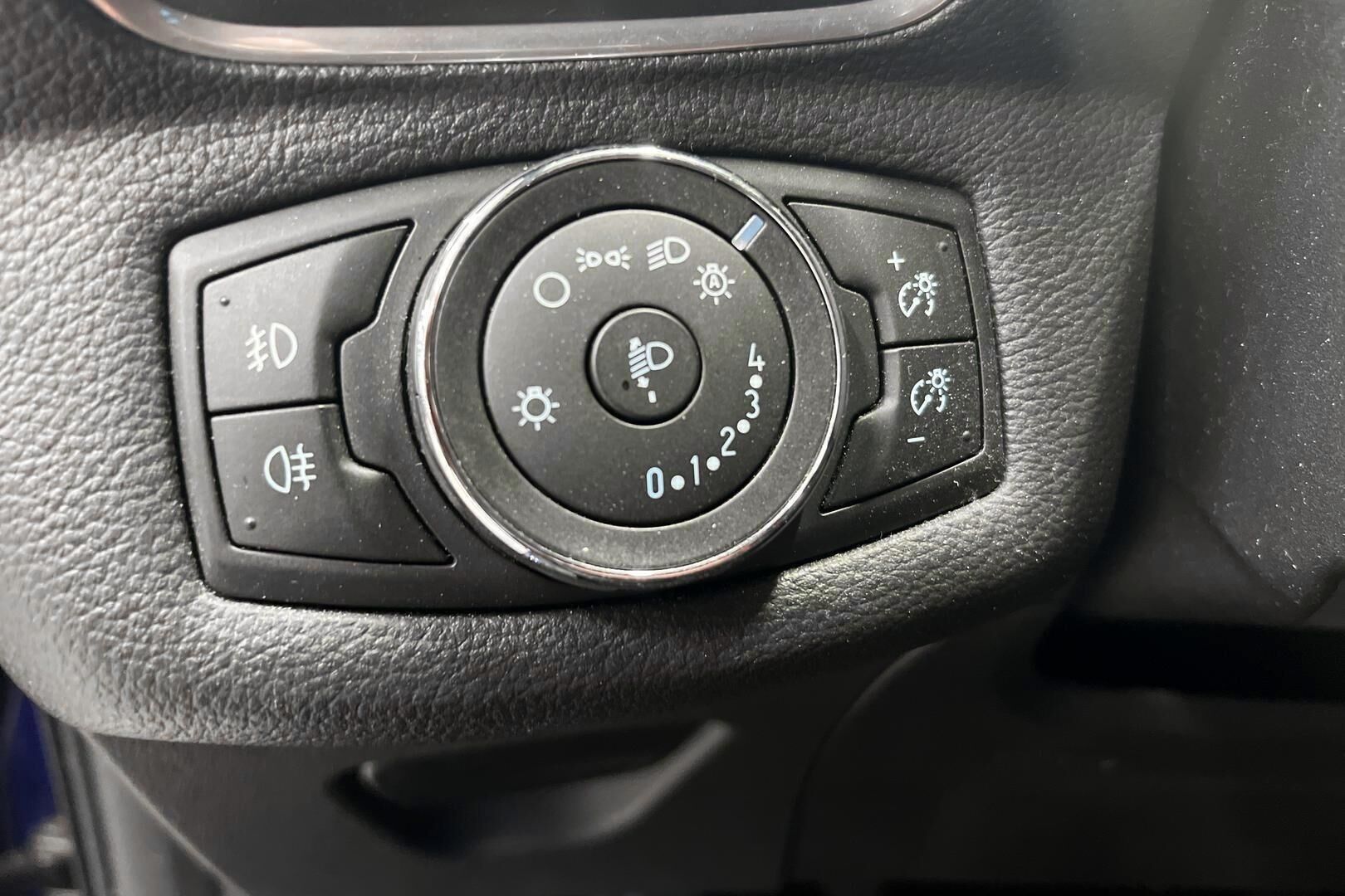 Ford B-Max iso kuva 10