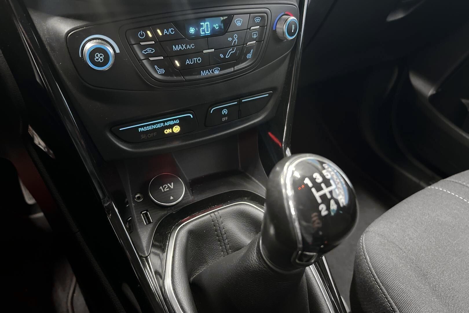 Ford B-Max iso kuva 14