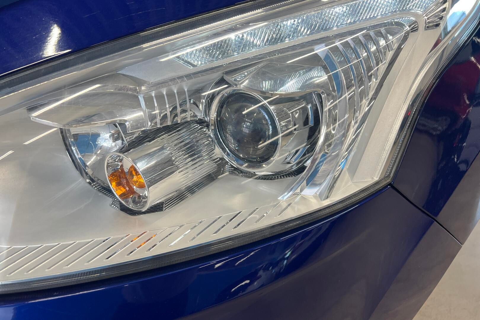 Ford B-Max iso kuva 19
