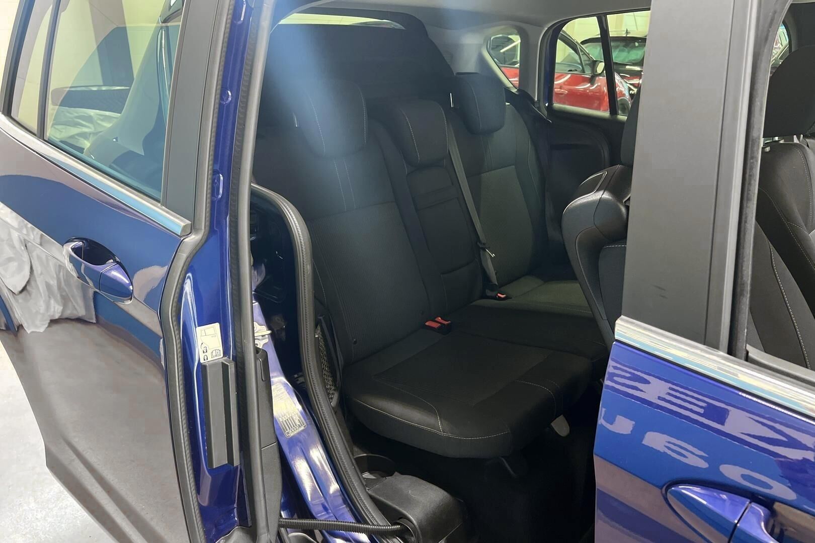 Ford B-Max iso kuva 27
