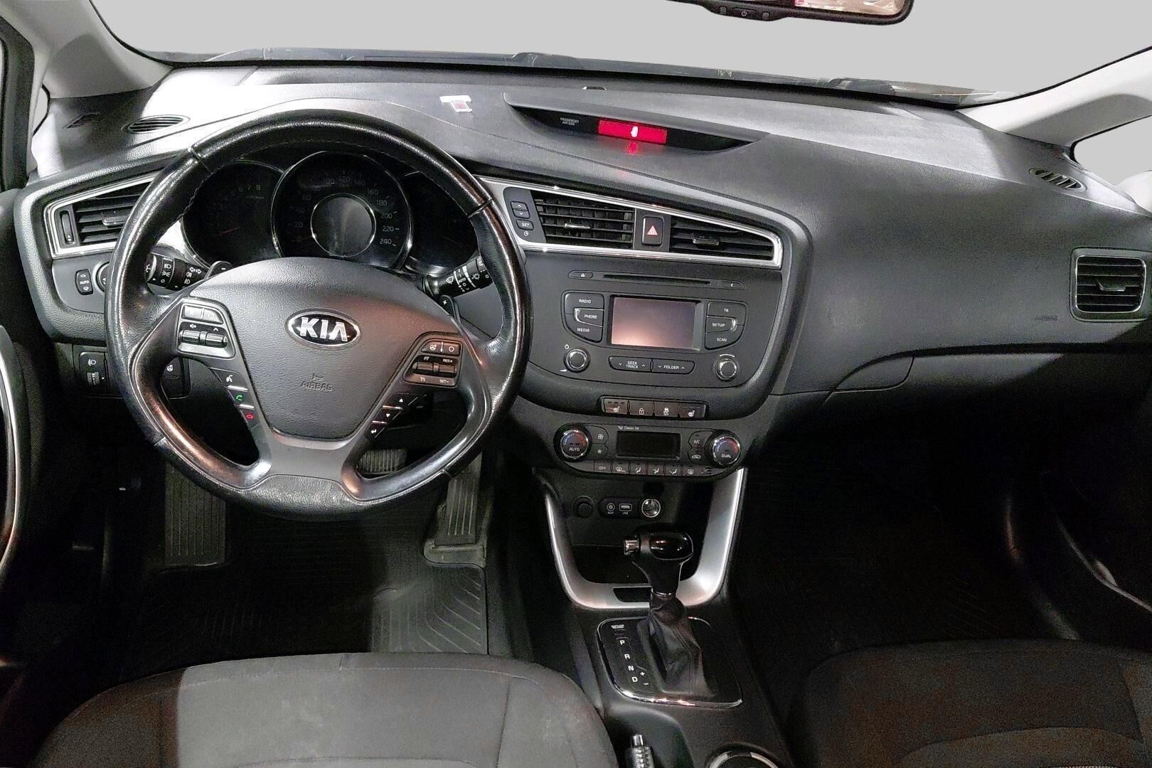 Kia cee'd iso kuva 2