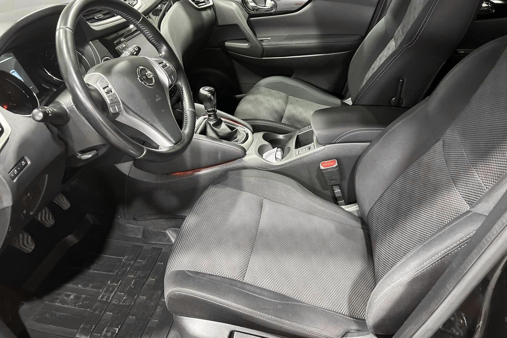 Nissan Qashqai iso kuva 4
