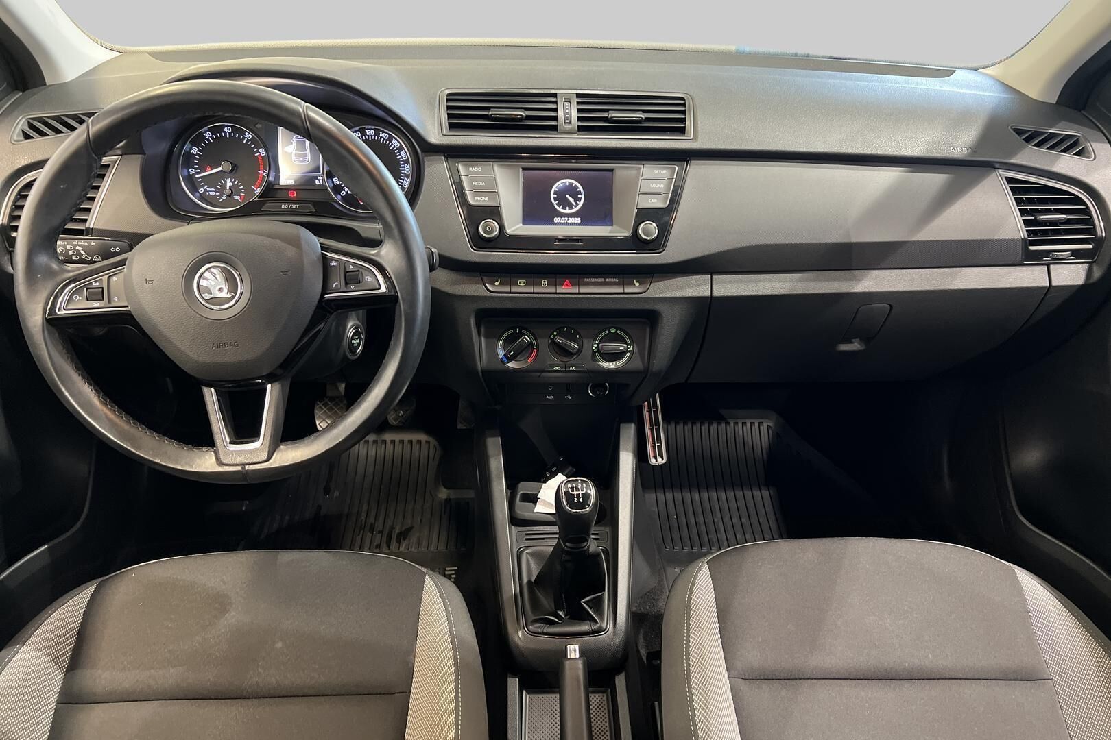 Skoda Fabia iso kuva 11