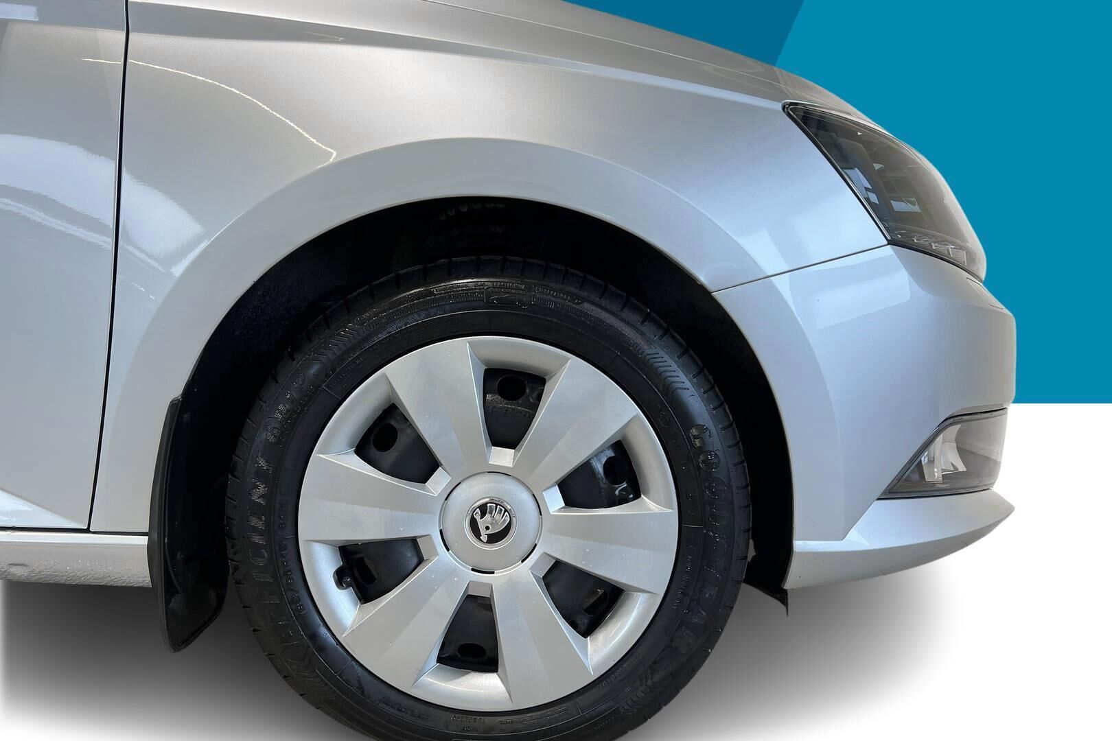 Skoda Fabia iso kuva 12