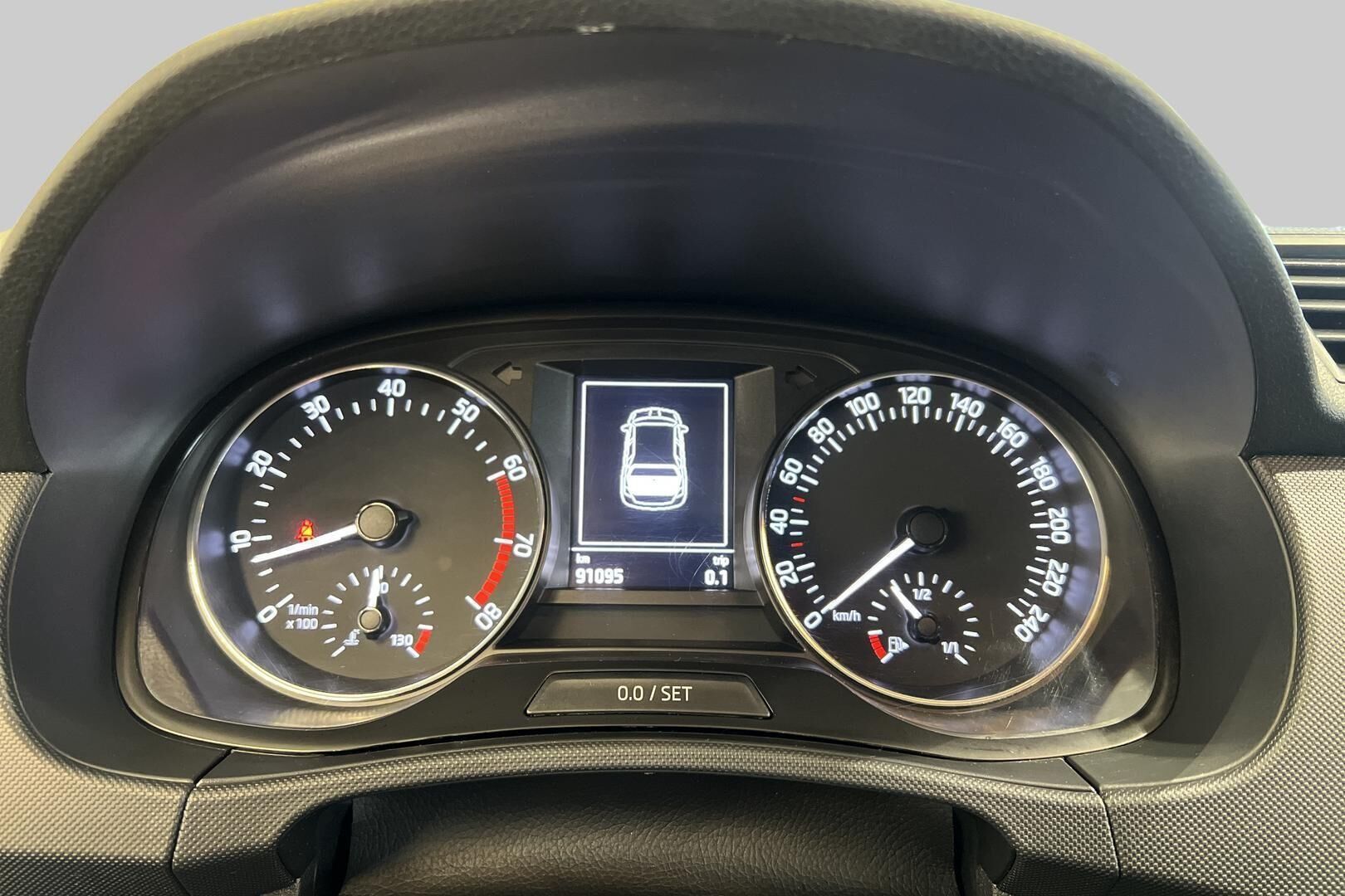 Skoda Fabia iso kuva 14