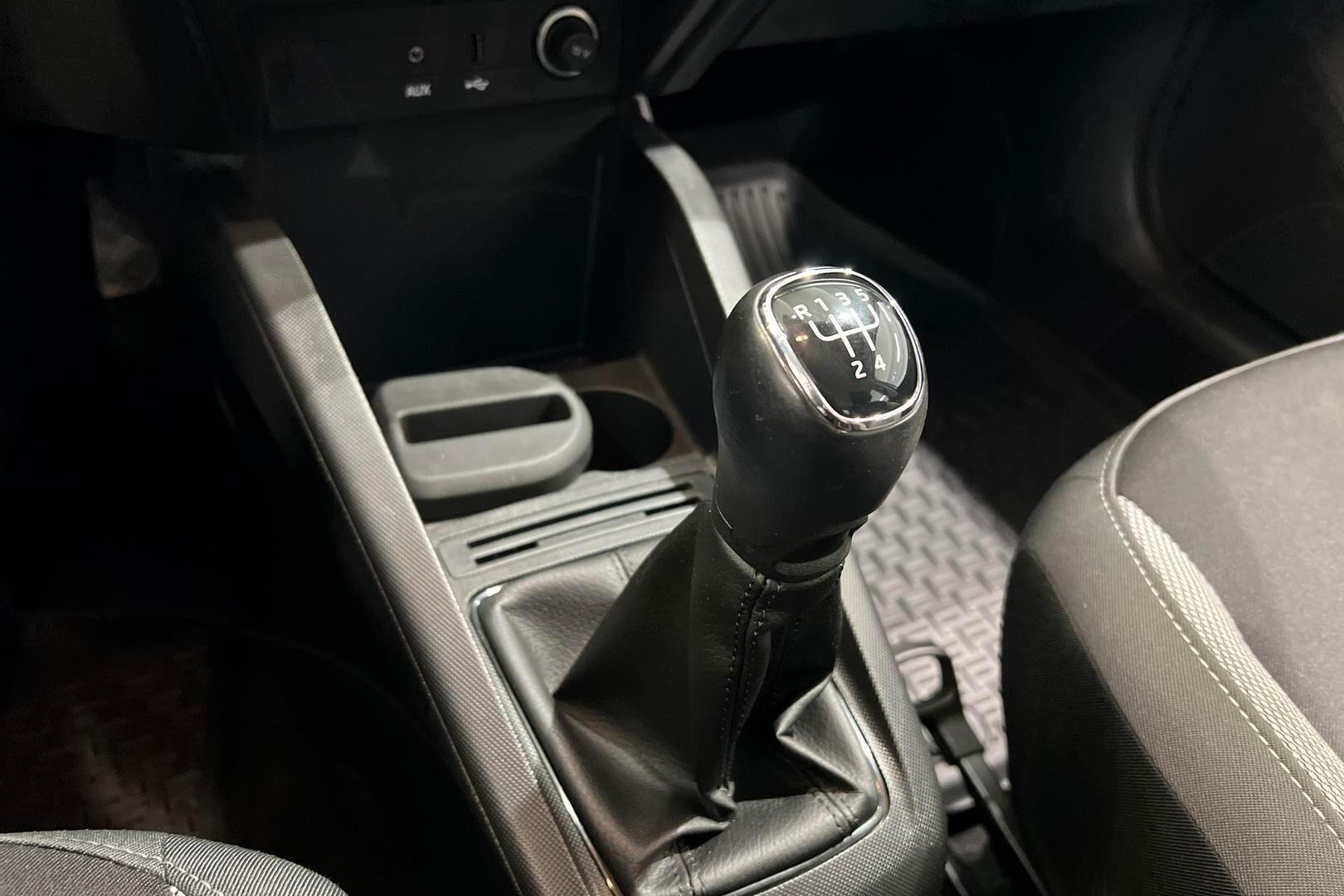 Skoda Fabia iso kuva 19