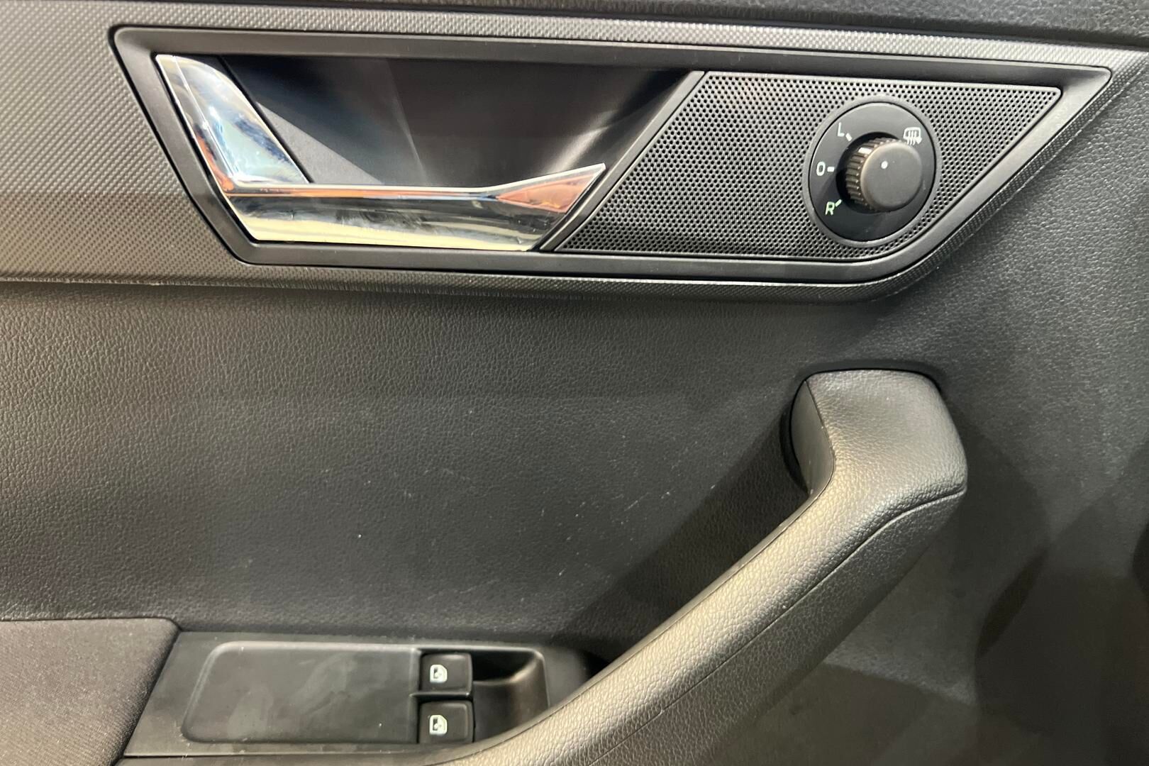 Skoda Fabia iso kuva 25