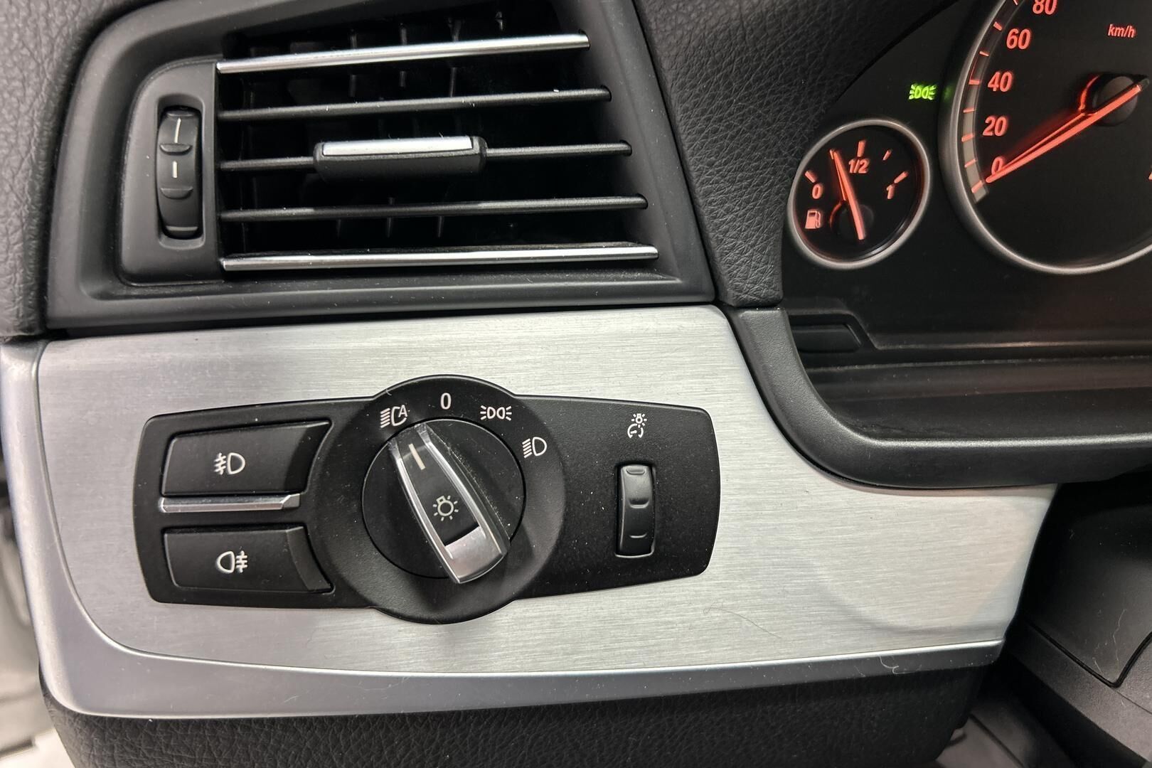 BMW 5-SARJA iso kuva 21