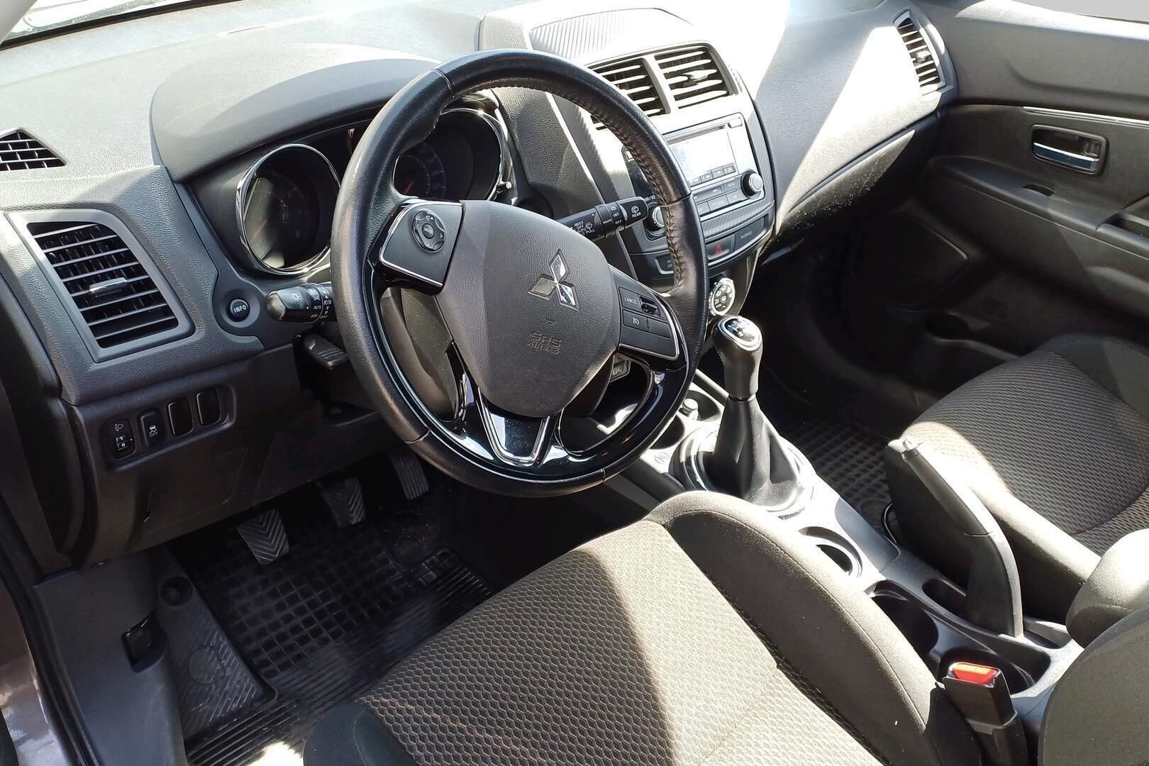 Mitsubishi ASX iso kuva 2