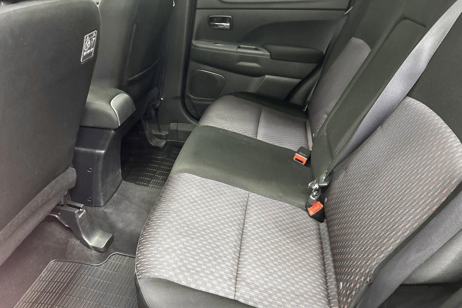 Mitsubishi ASX iso kuva 8