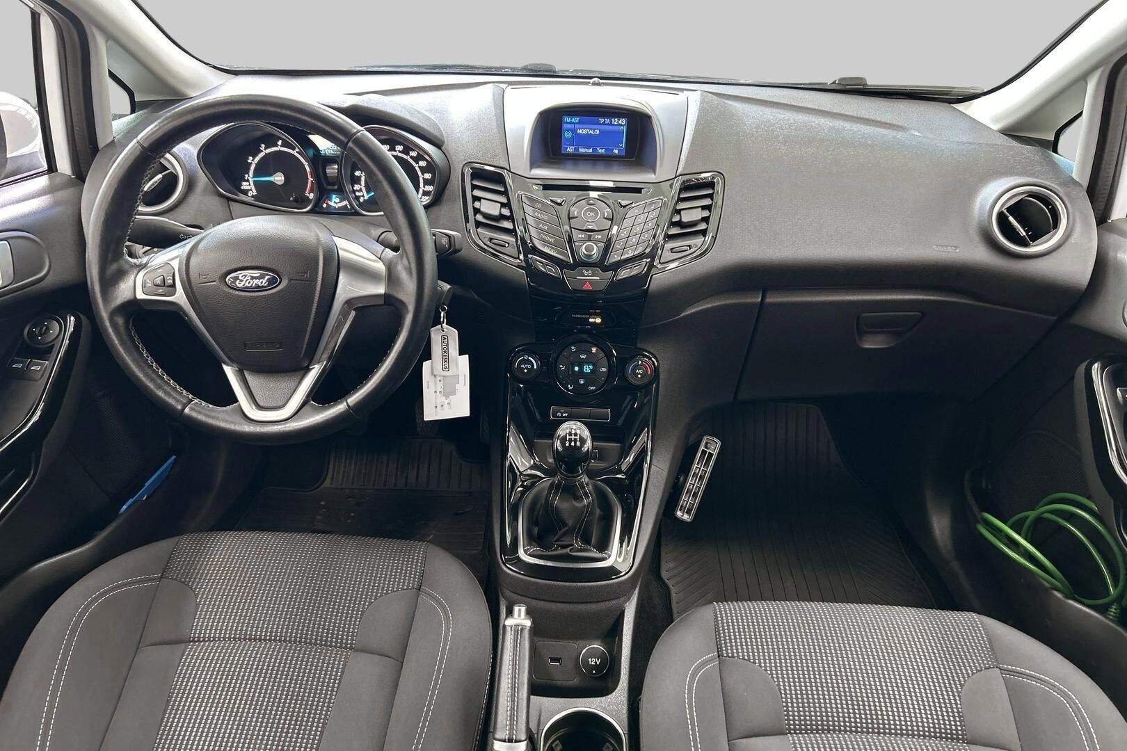 Ford Fiesta iso kuva 11